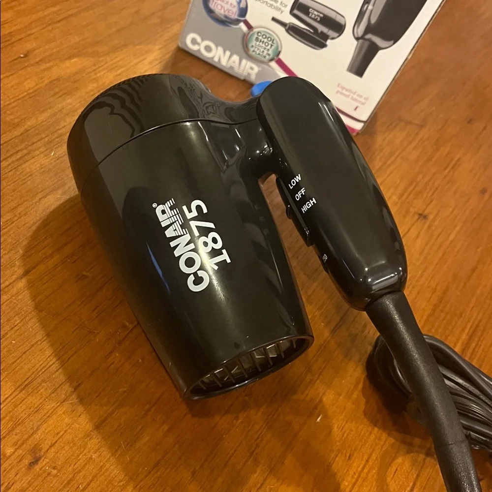 Conair 1875 Watt Compact Styler Hair Dryer Folding Travel Dual Voltage new black